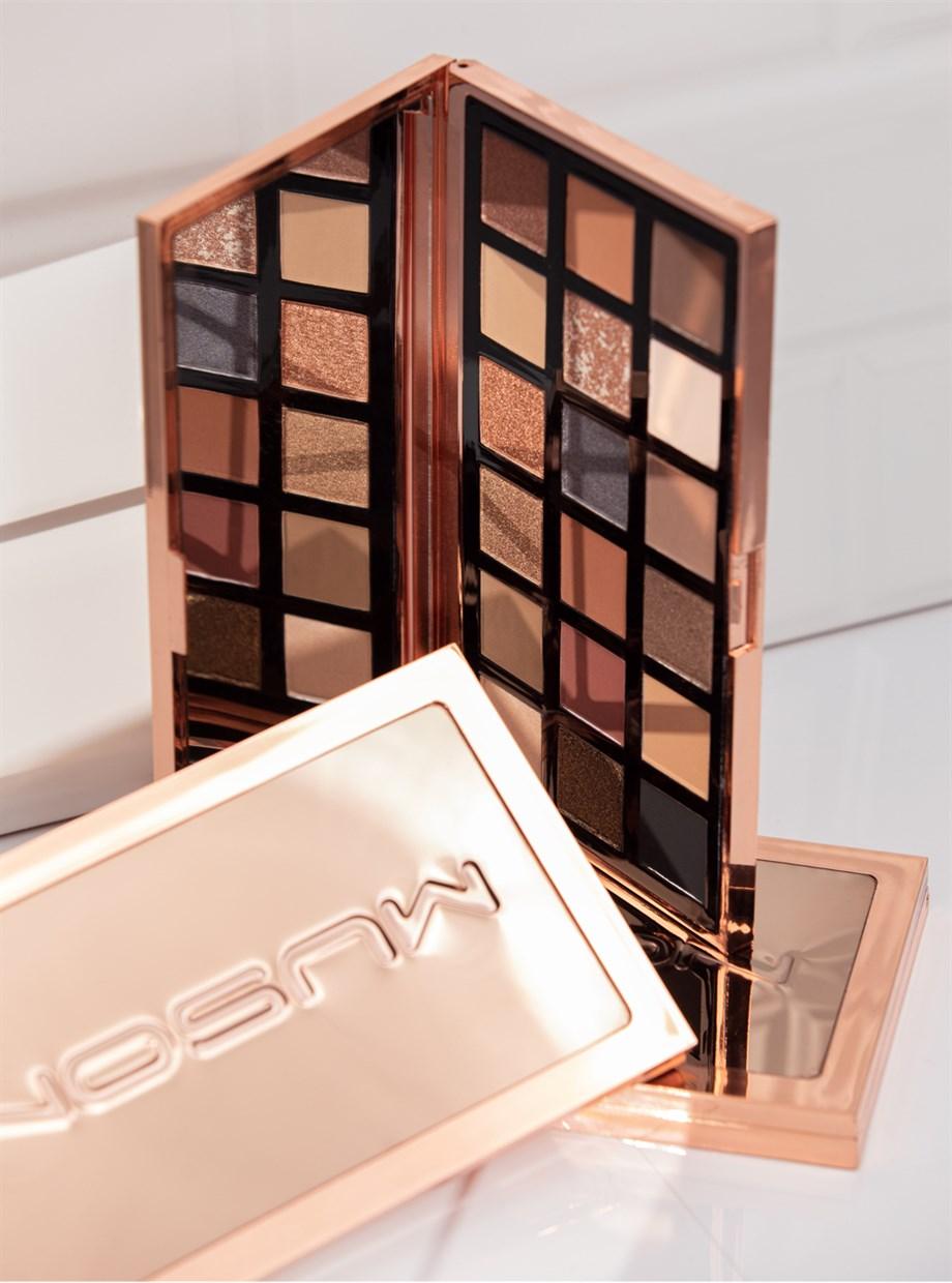 Muson Shimmery Brown Eyeshadow Palette